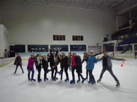 33 Alumnos Capicúa patinando
